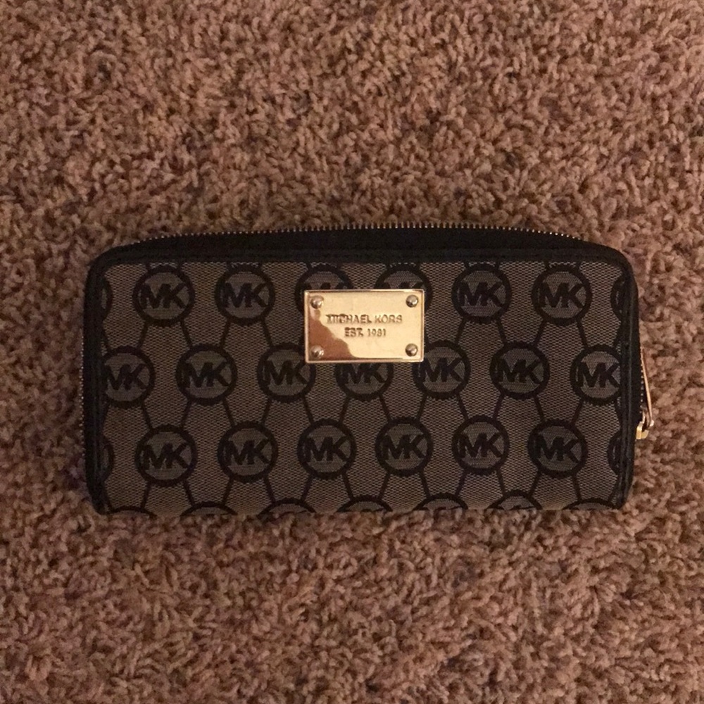 Black logo Michael Kors wallet